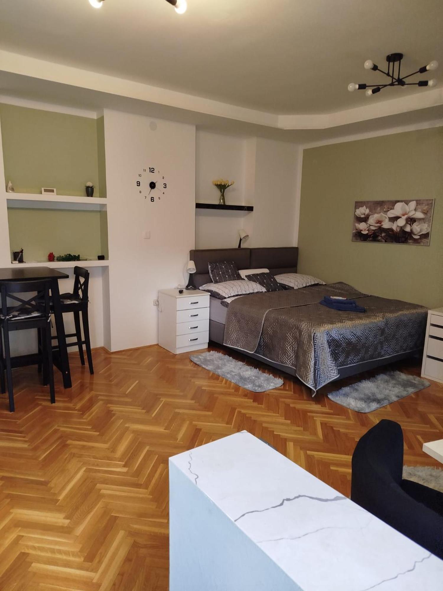 Apartament Zagreb, Jarun Eva