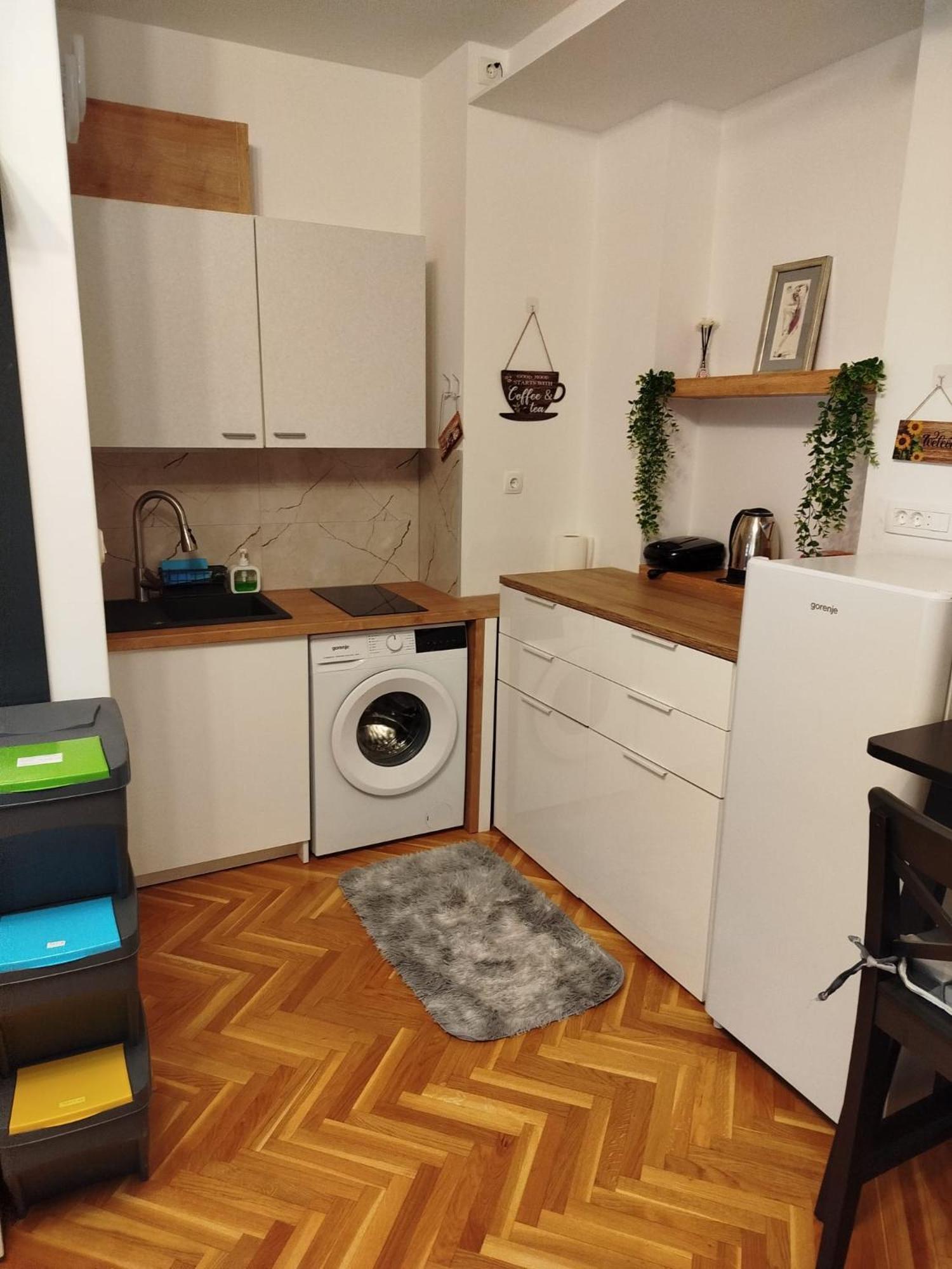 Apartament Zagreb, Jarun Eva *