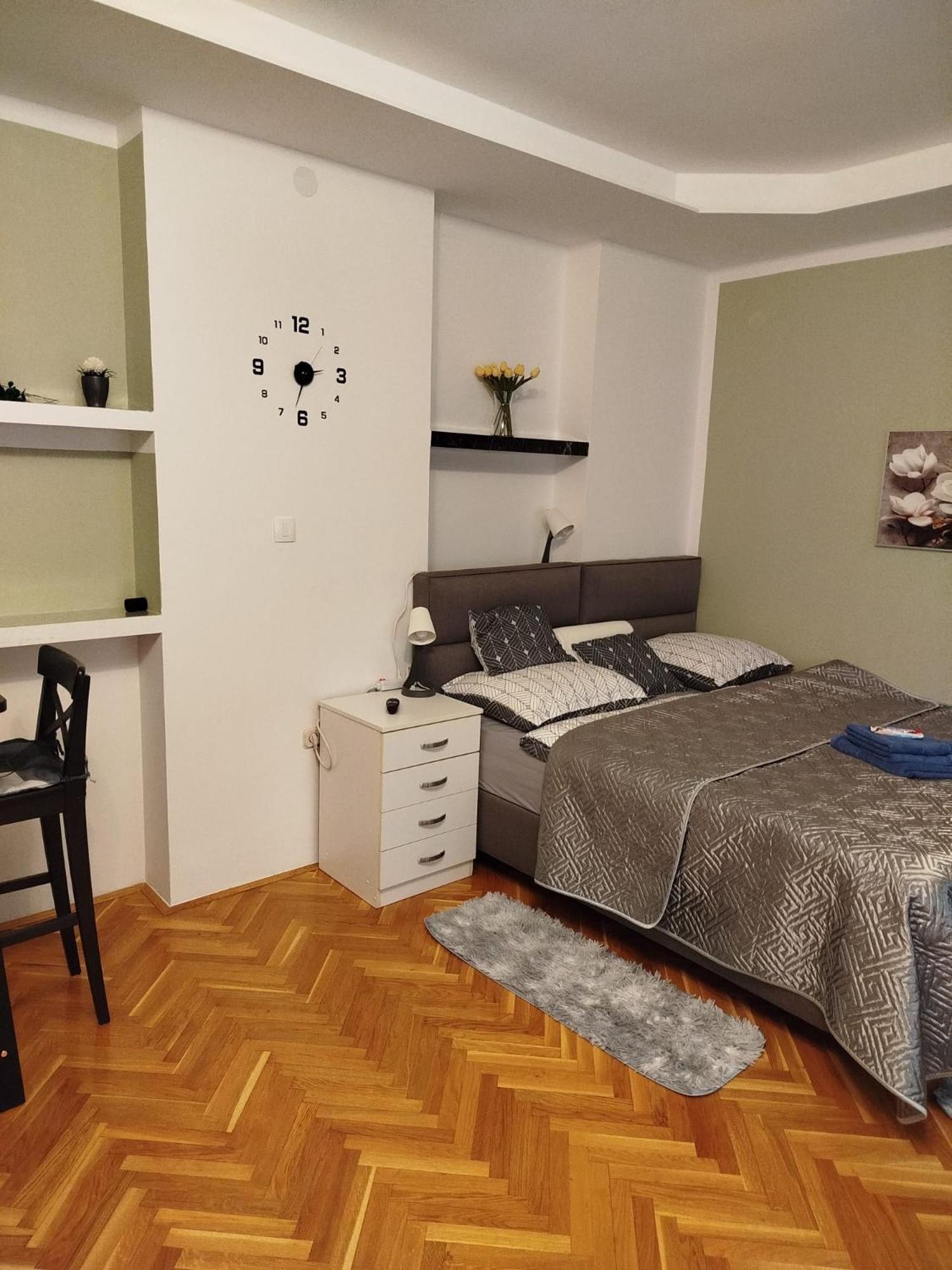 Apartament Zagreb, Jarun Eva *